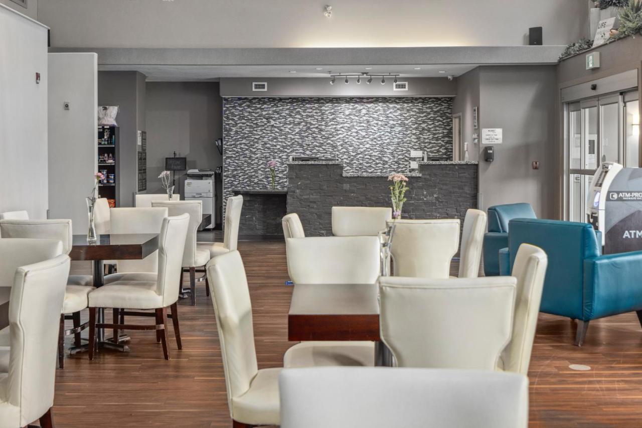 Home Inn & Suites Regina Airport Exterior foto
